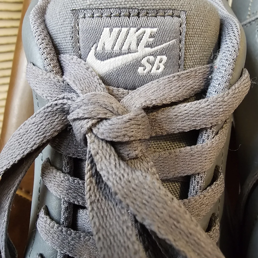 Nike SB Satire Men’s Size 11 Gray Leather Sneakers
